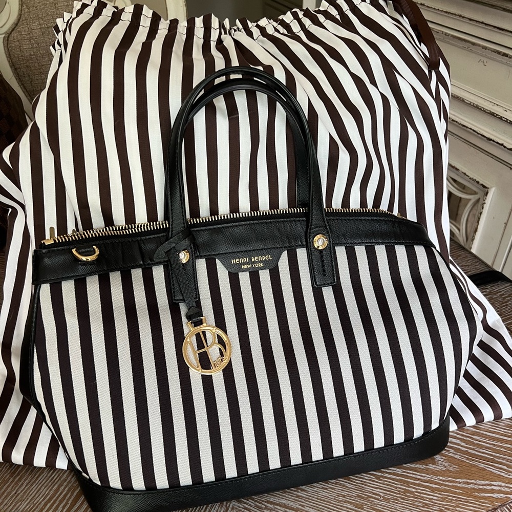 Henri Bendel Handbag Purse